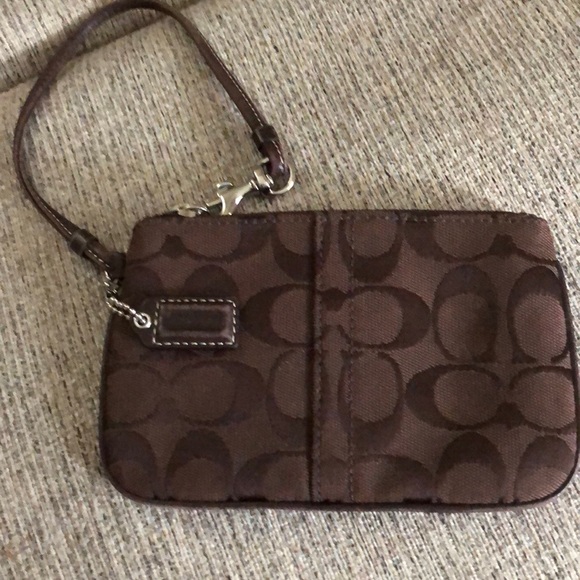 Coach Handbags - Coach wristlet